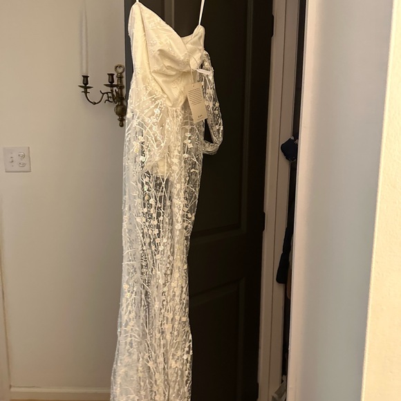 Elegant White Lace Gown with underneath bodes NWT Mew Mews - Picture 1 of 8